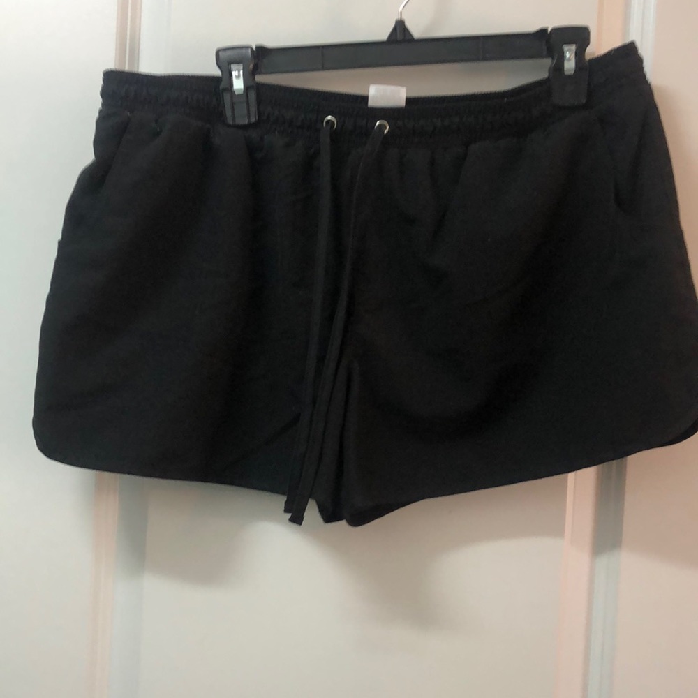 Black swim short